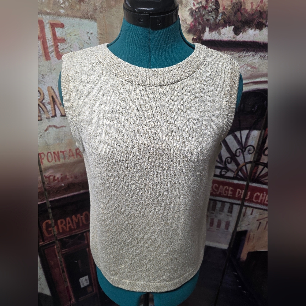 Like New St. John Elegant Cream And Gold Sleeveless Top